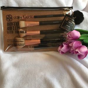 Daisy Fuentes Makeup - Daisy Fuentes Makeup Brushes New 🌸 Daisy Fuentes Makeup - Daisy Fuentes Makeup Brushes New 🌸